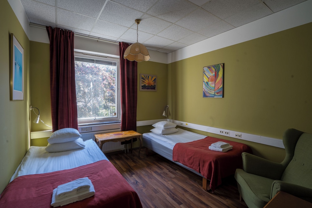 Standard, Twin Beds, Shared Bathroom, Reimersholme Hotel 7/10