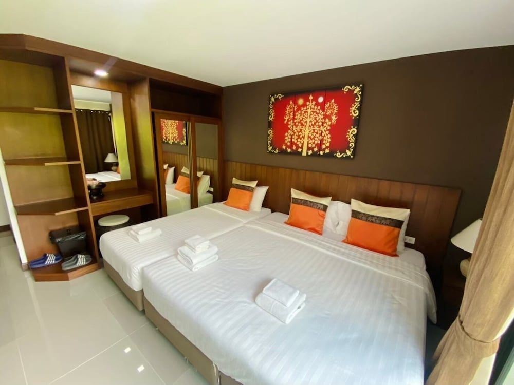 ROOM, TRIPLE
