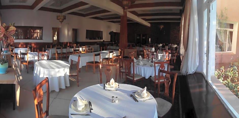 HOTEL LES AMANDIERS 28/39