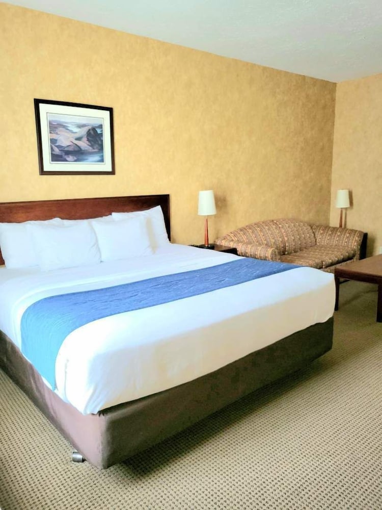 Comfort Inn Sturgeon Falls 14/40