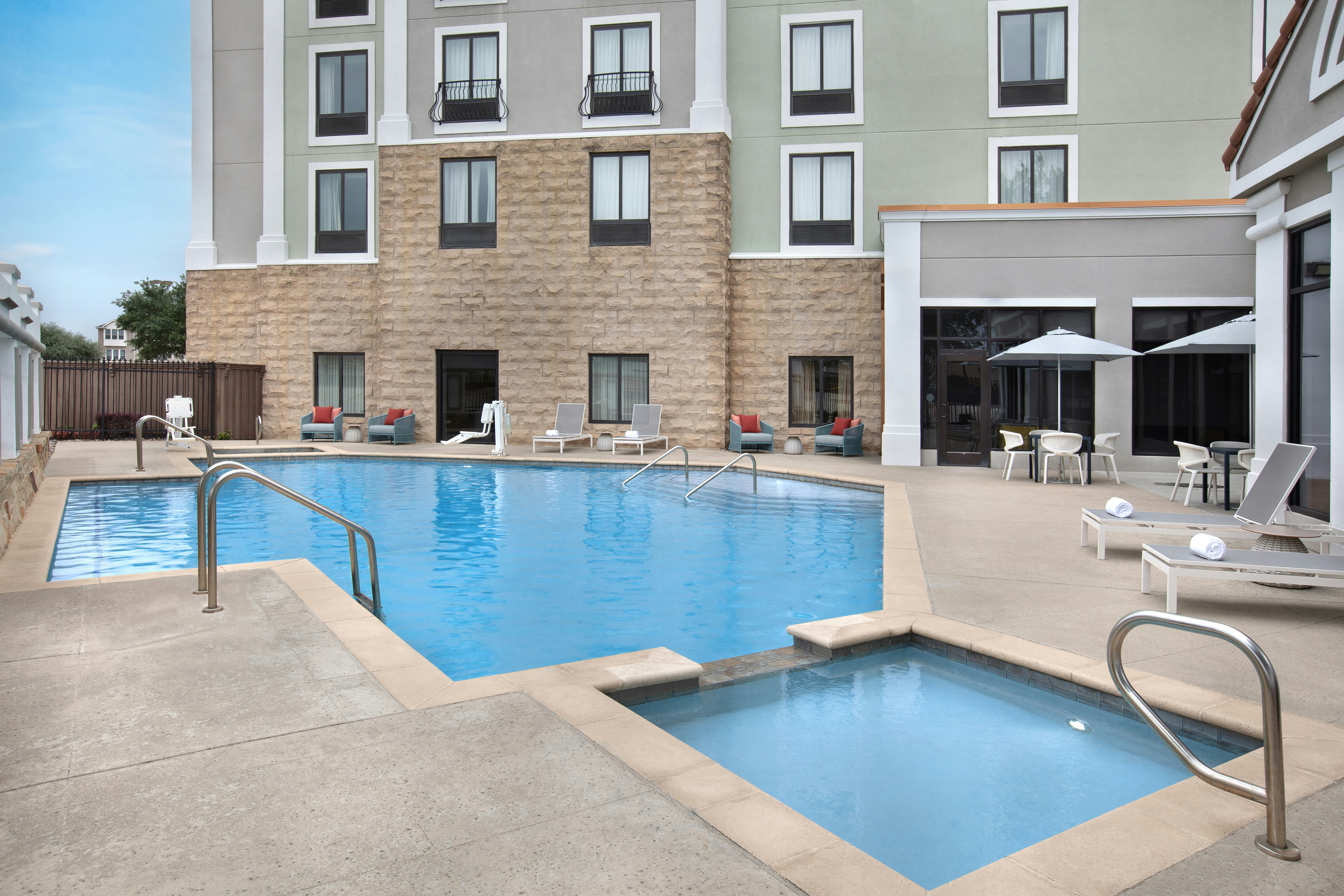 Hilton Garden Inn Dallas-Lewisville 78/79
