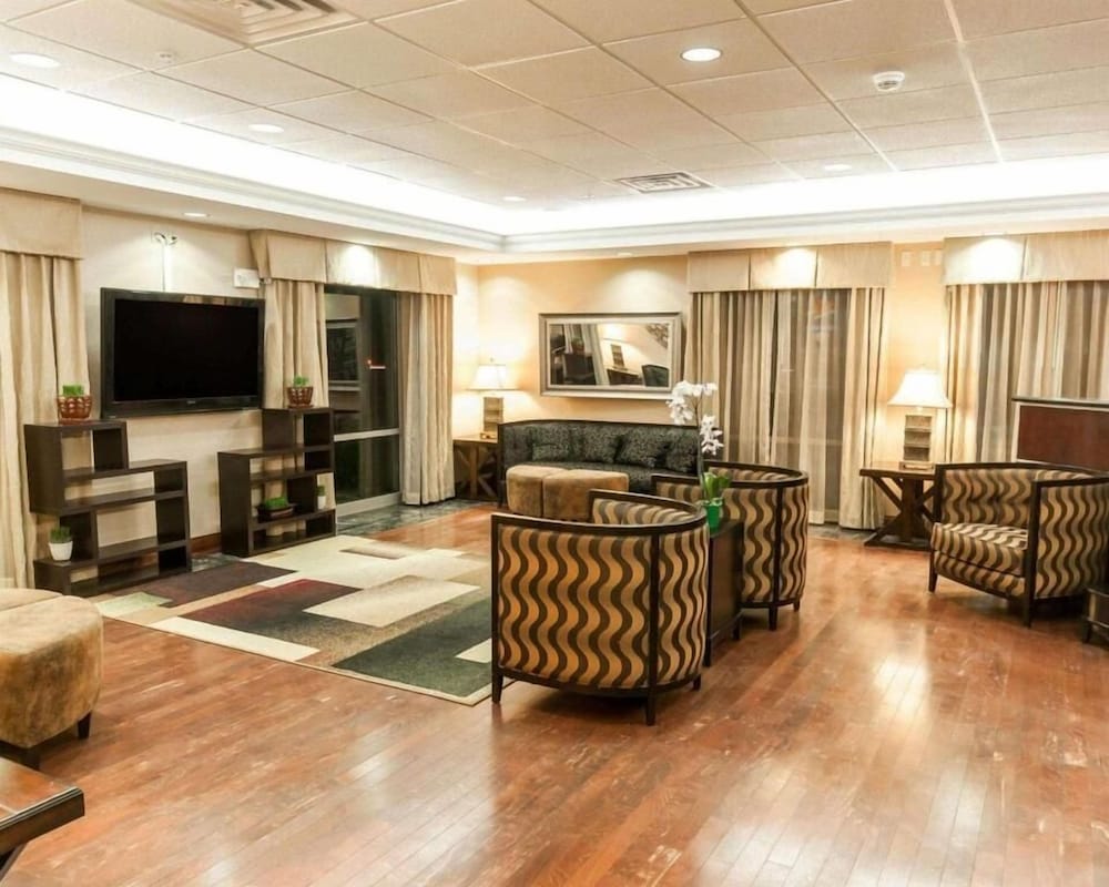 Spark by Hilton Exton 26/38