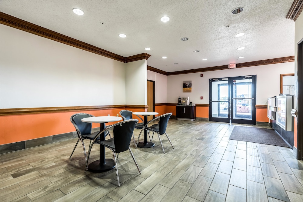 Motel6 Indianapolis, IN - Southport 39/45