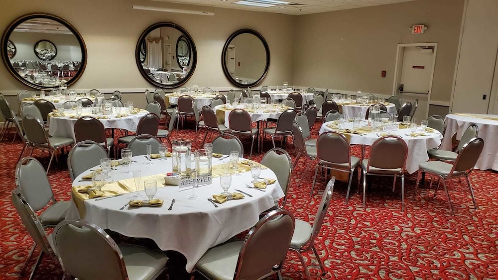 Ramada By Wyndham Barstow 20/36