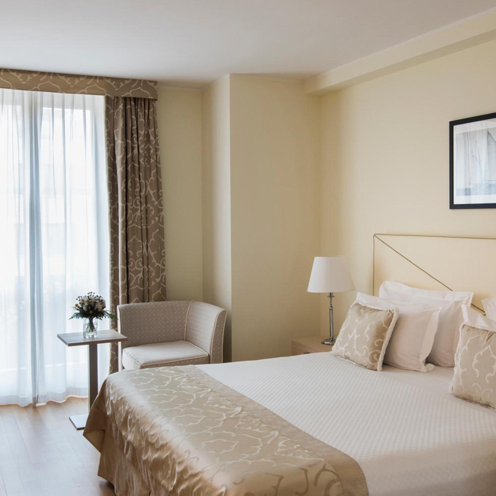 Classic, Double or Twin Bed