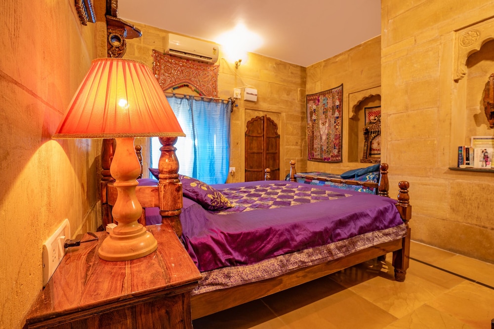 Garh Jaisal Haveli Hotel 7/37