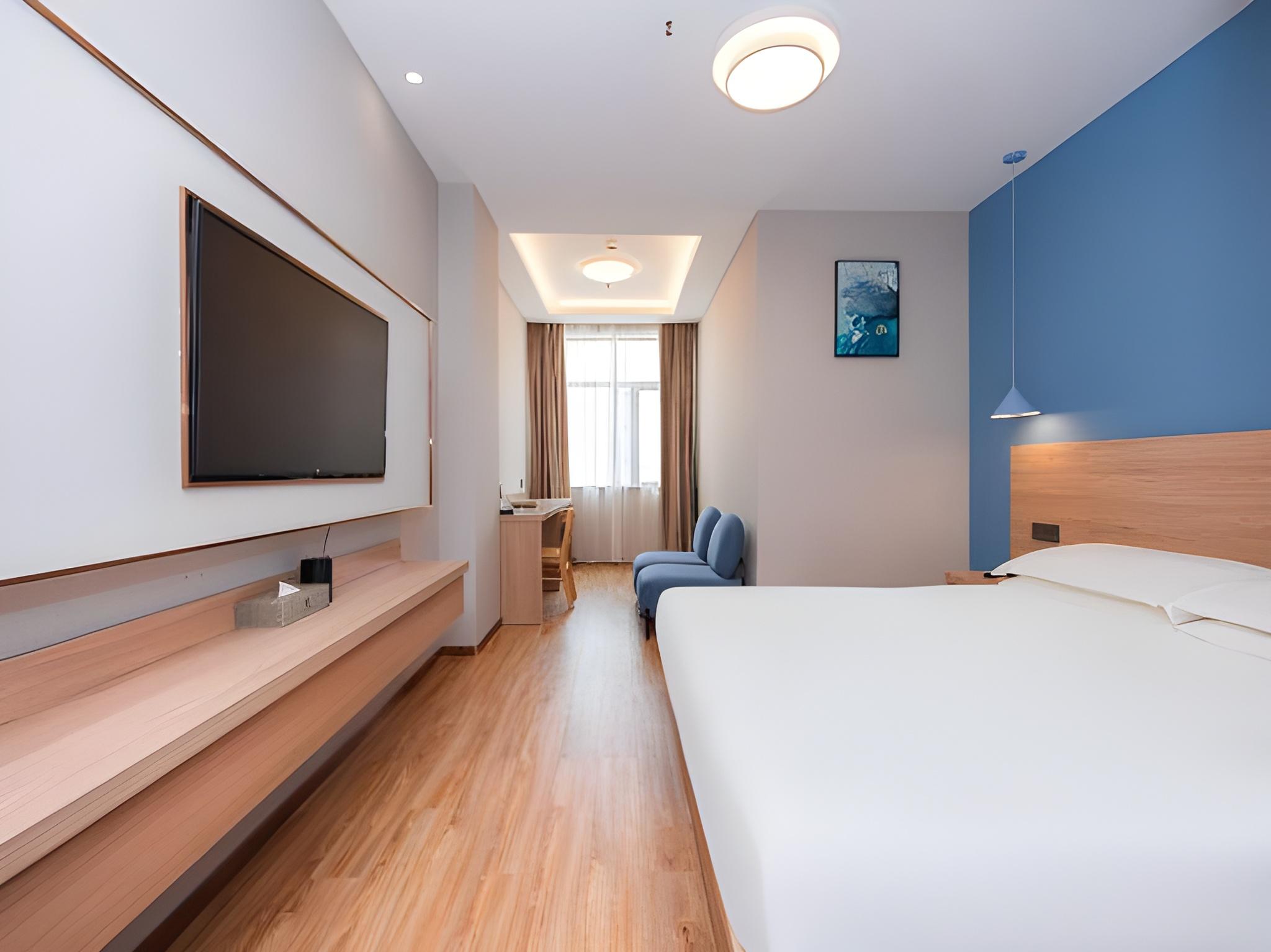 SUPERIOR, QUEEN BED