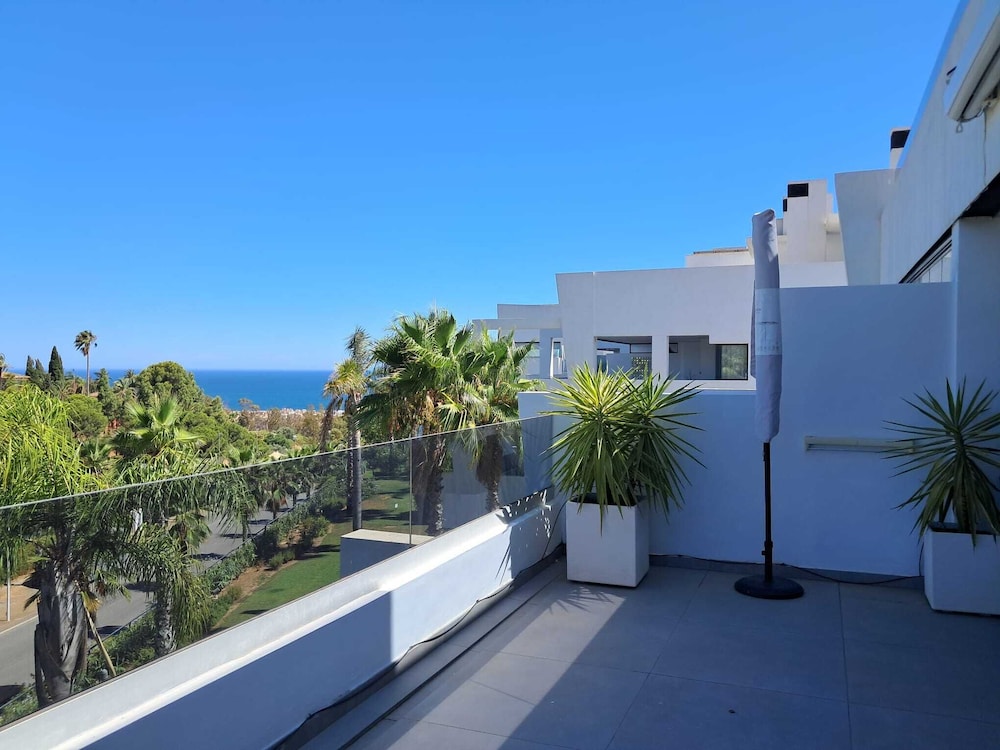 ESTEPONA HOLIDAY HILLS 44/50