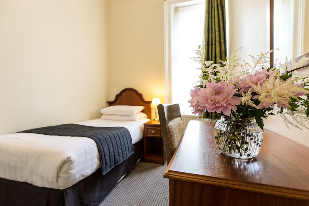 Kensington Gardens Hotel 27/38