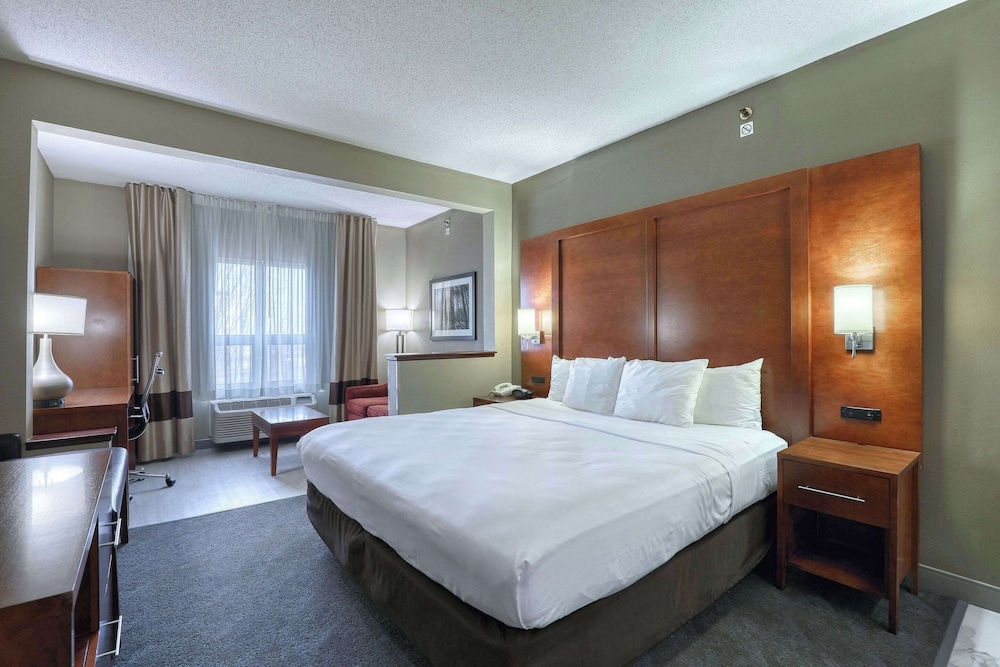 ROOM, KING BED
