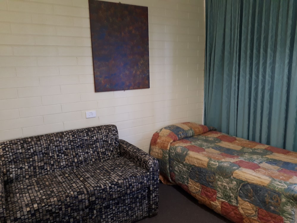 Opal Inn Hotel Motel 17/68
