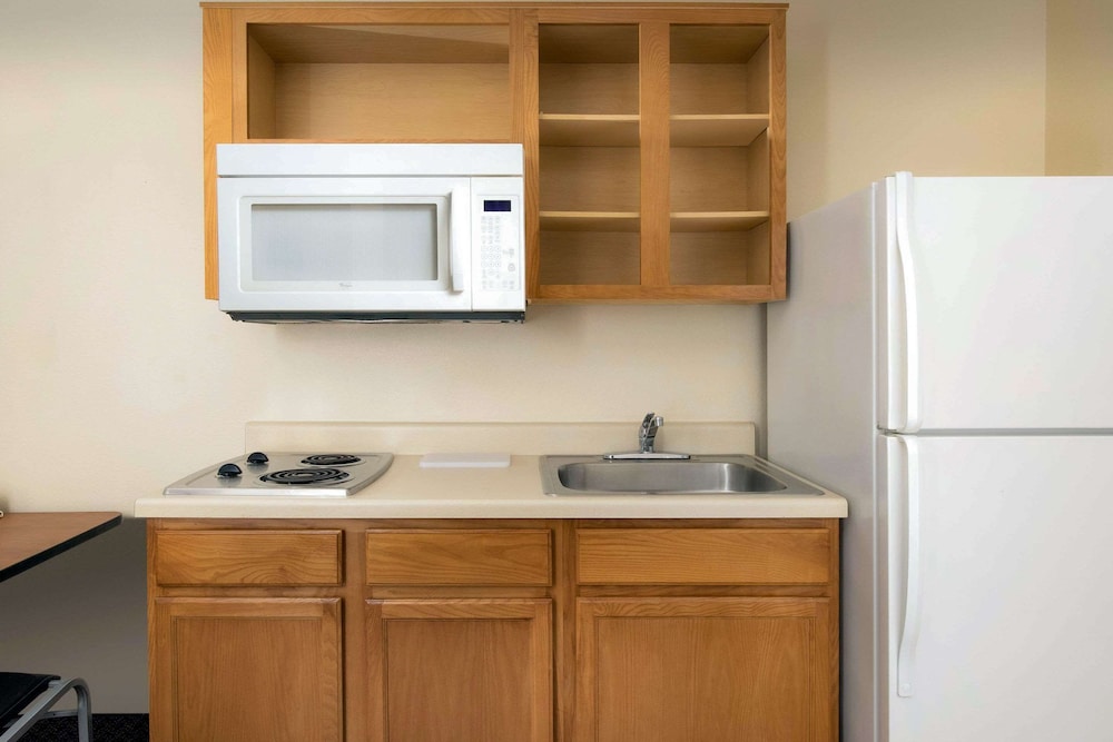 WoodSpring Suites Omaha Bellevue 17/17