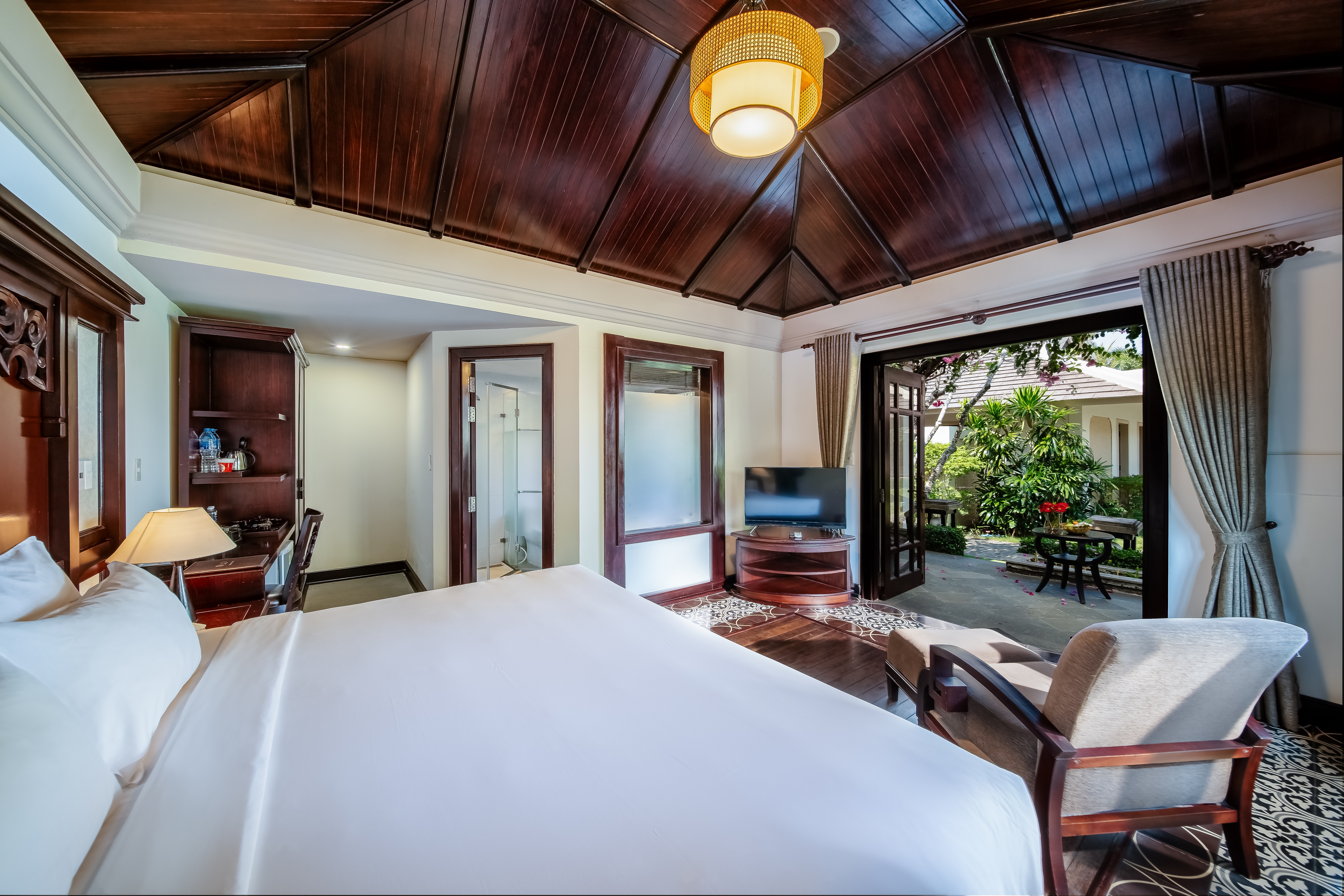 Executive, Bungalow, Garden View