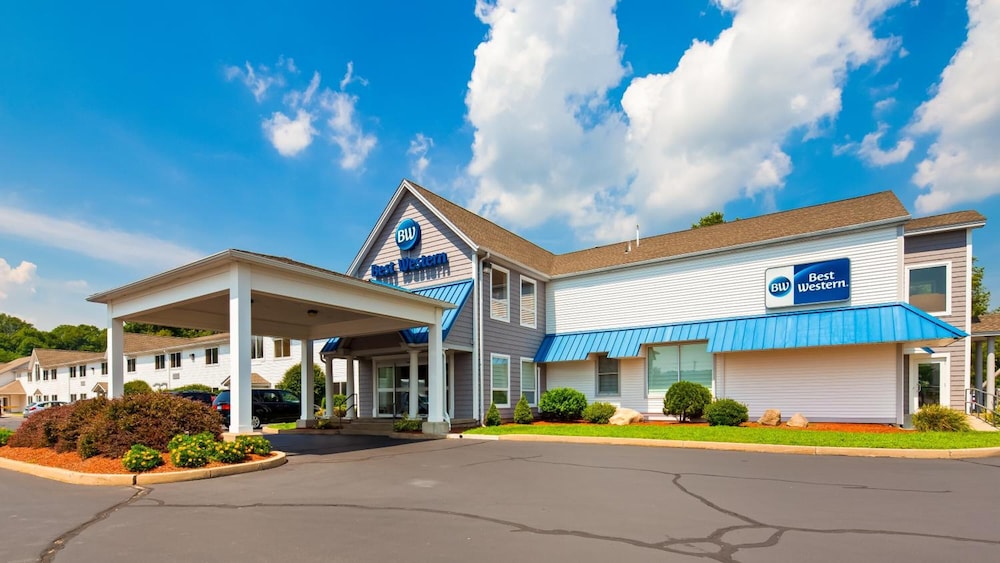 Inn on Storrs 1/35