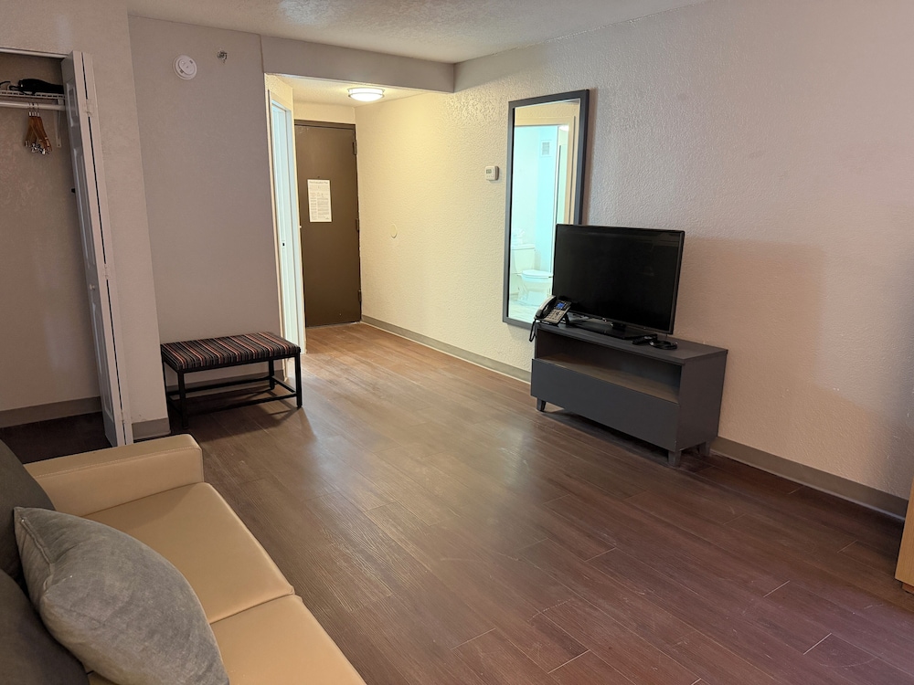Wingate by Wyndham Jacksonville FL 43/57