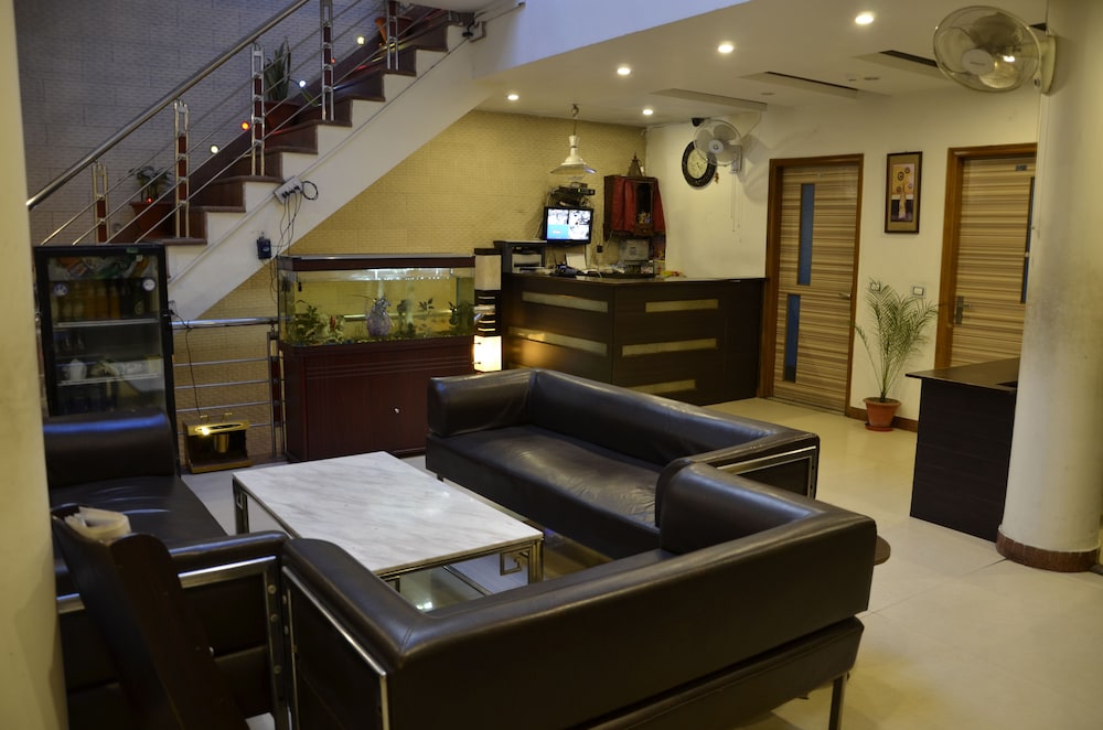 Hotel Citi Heights 37/41