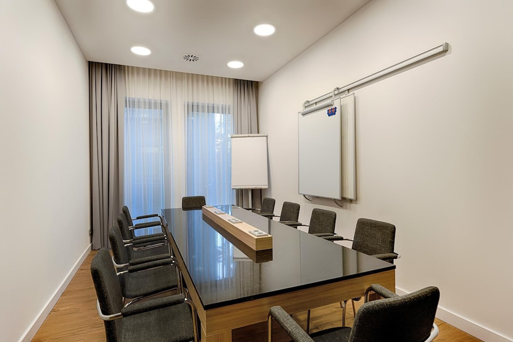 Premier Inn Frankfurt Westend Hotel 29/44
