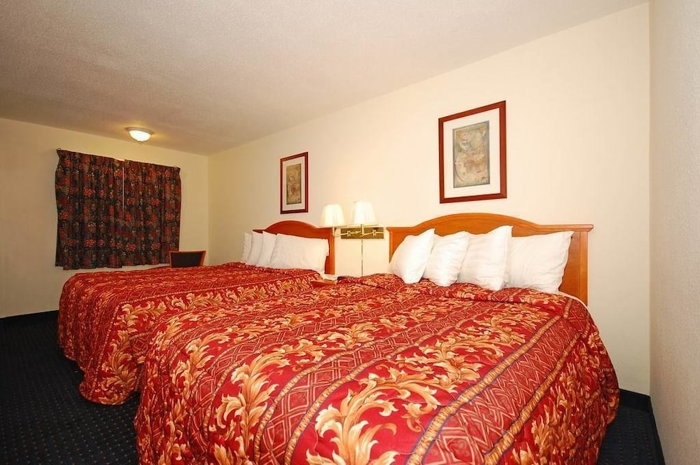 Days Inn By Wyndham Ku Lawrence 14/29