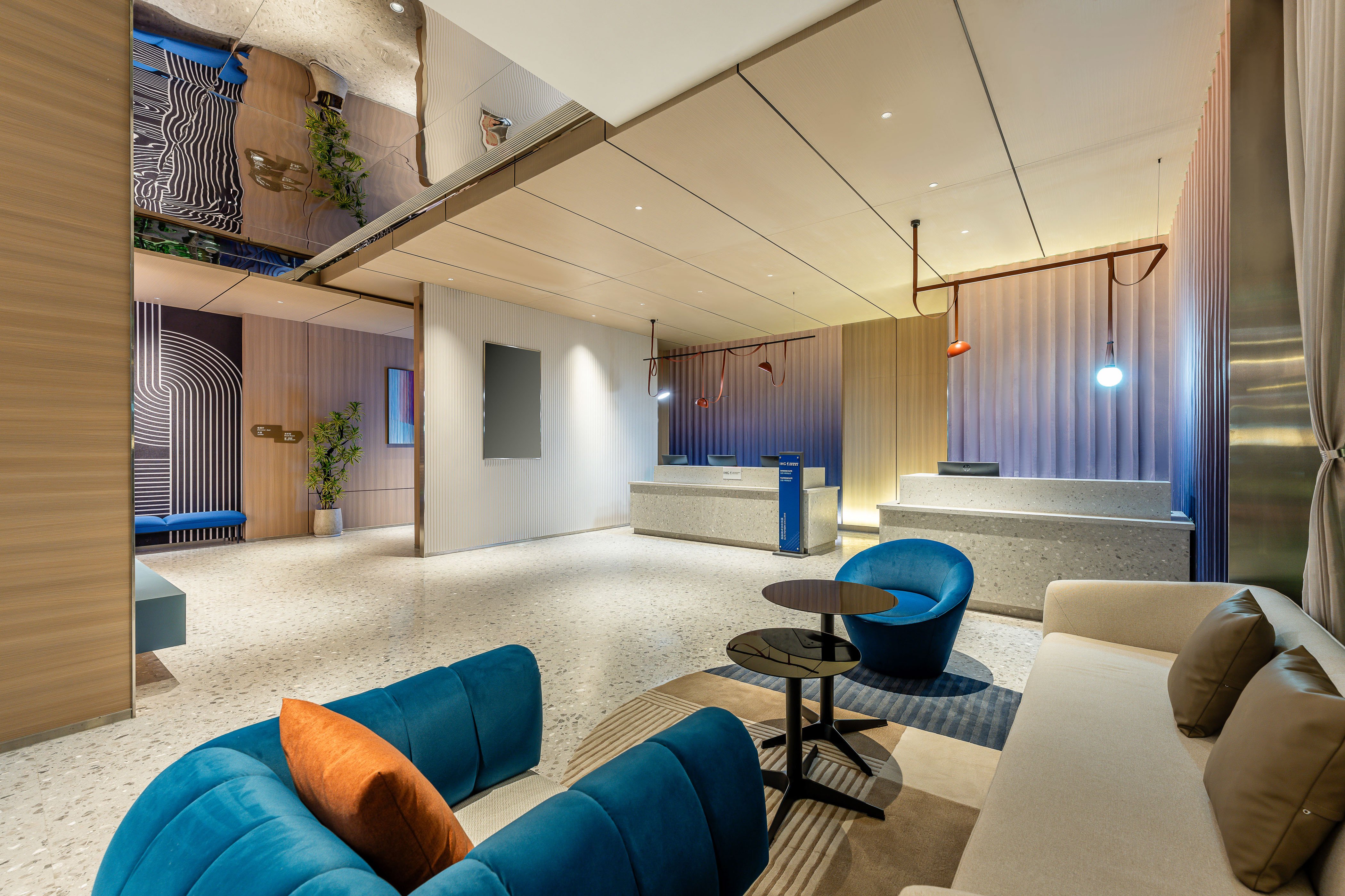 Holiday Inn Express Shanghai Changyang Road by IHG 27/55