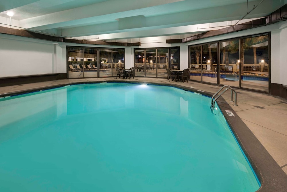 DoubleTree Resort by Hilton Myrtle Beach Oceanfront 5/97
