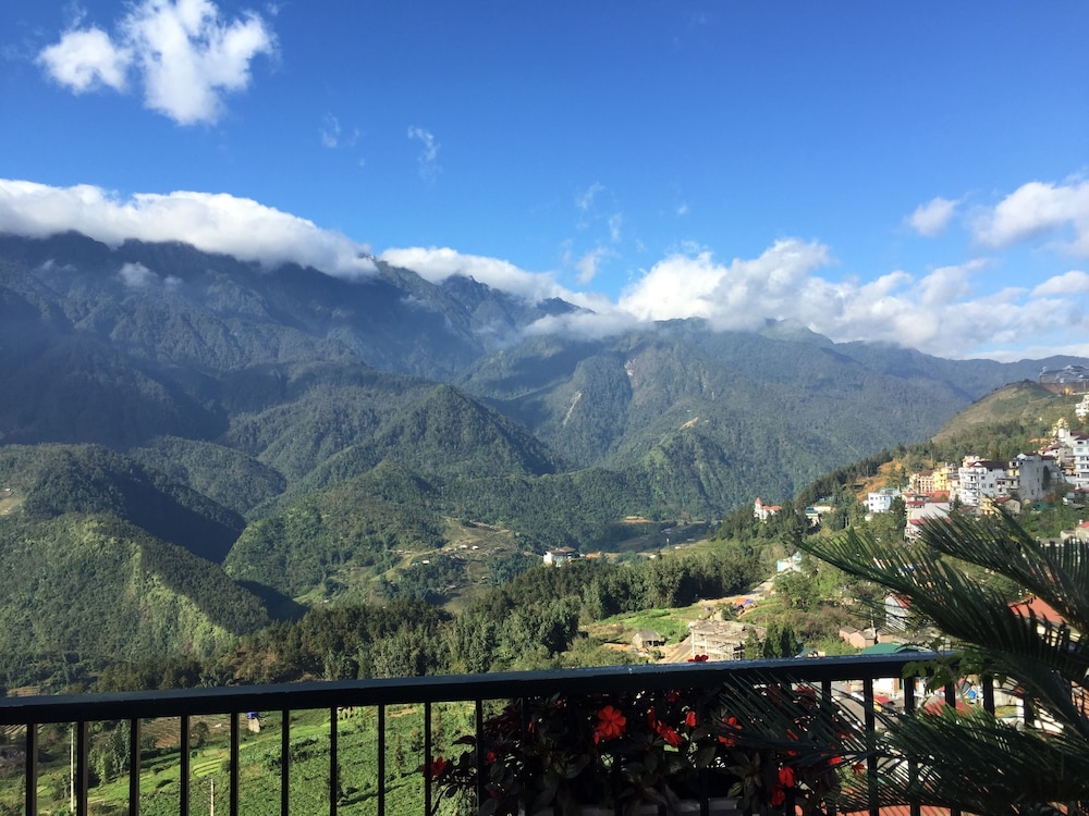 Sapa Hills Hotel 53/61