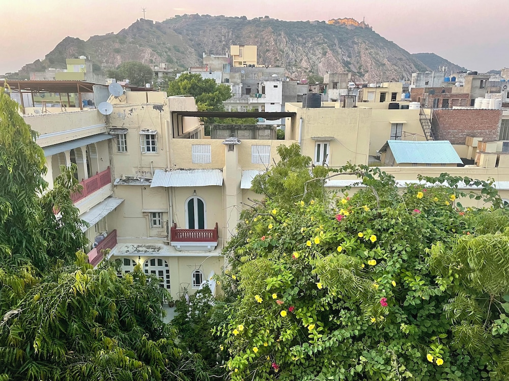 Khatu Haveli 50/61
