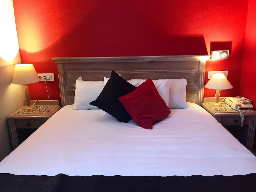 Brit Hotel Aux Sacres - Reims Centre 31/51