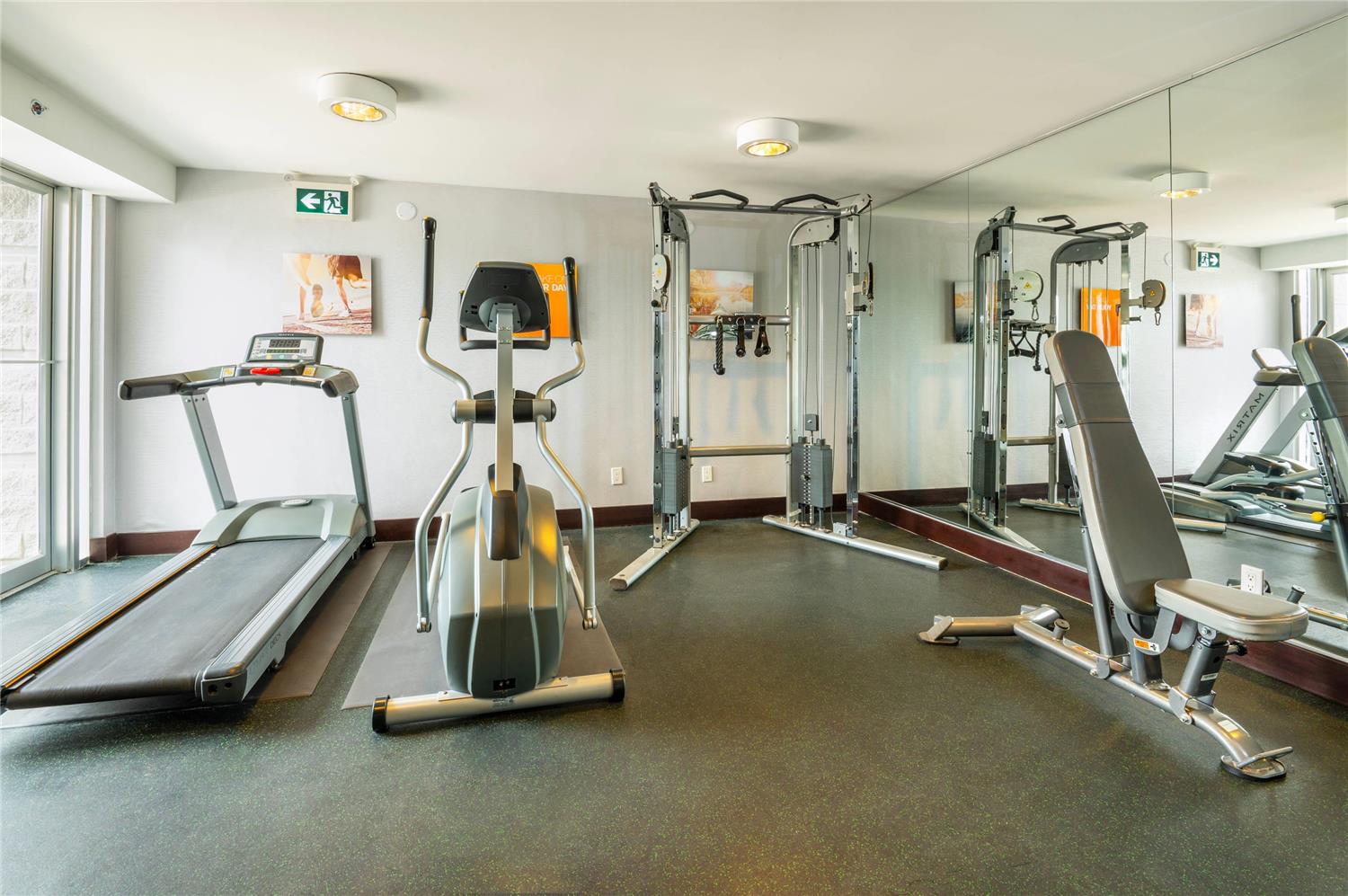 Comfort Inn and Conference Centre Toronto Airport 14/26