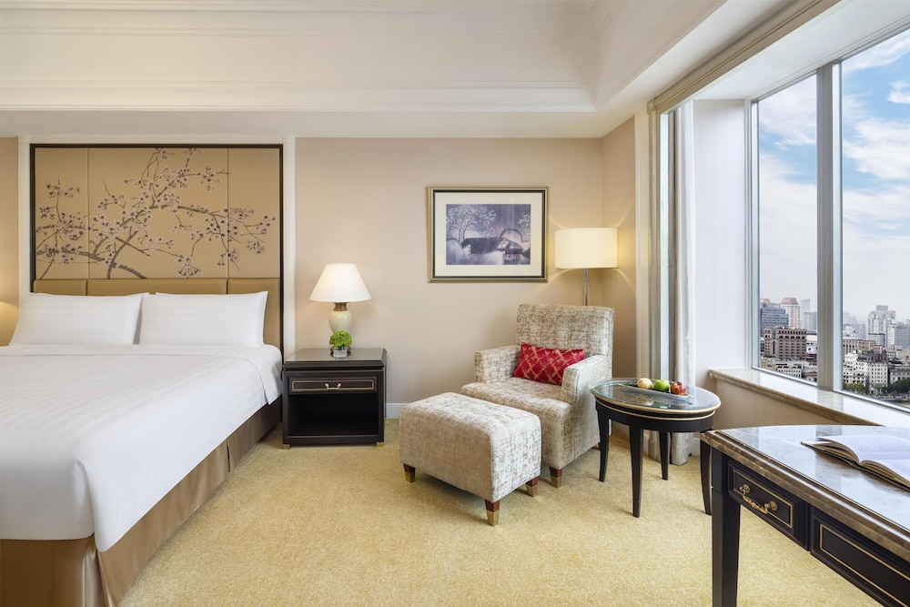 Pudong Shangri La 19/77