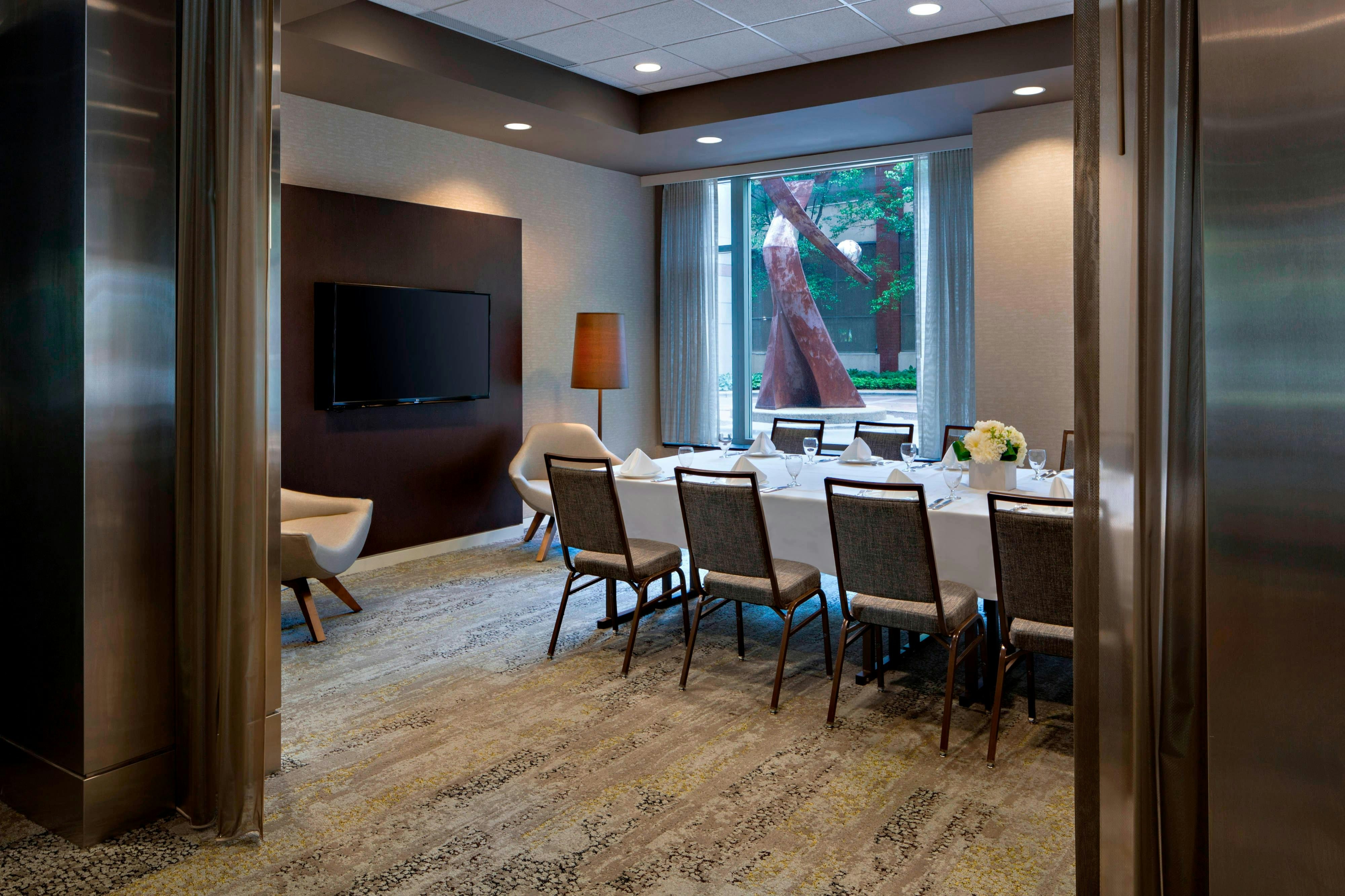 Courtyard By Marriott Downtown Grand Rapids 7/12