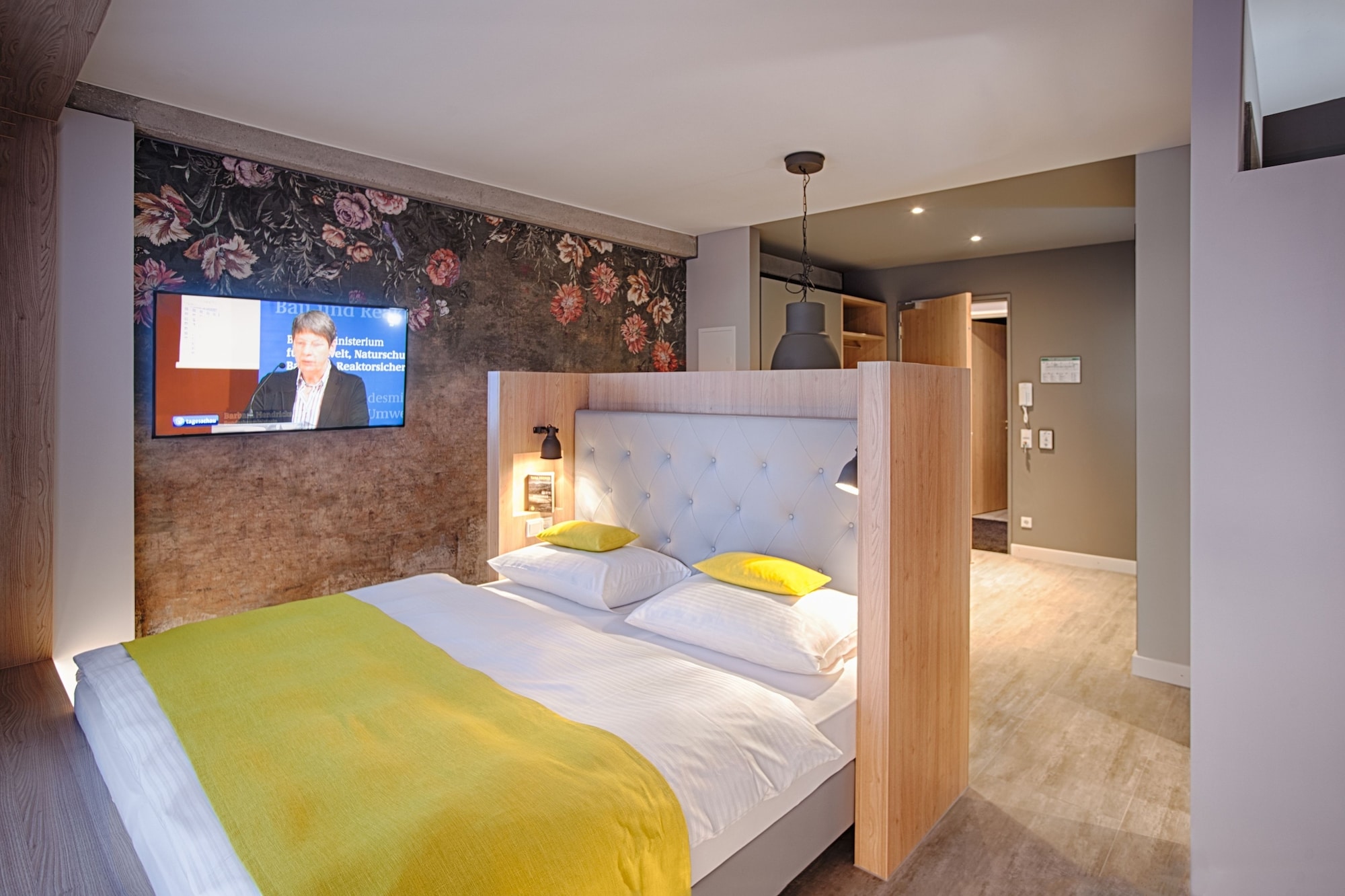 FAMILY, APARTMENT, TERRACE, KITCHENETTE