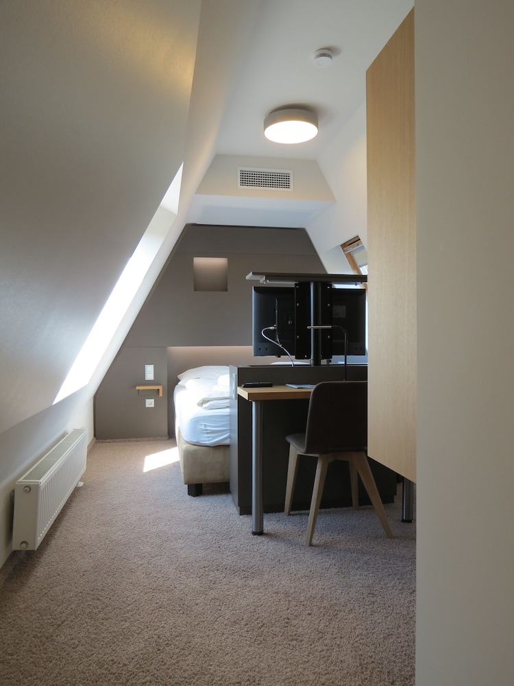 Hotel Neuthor 32/50