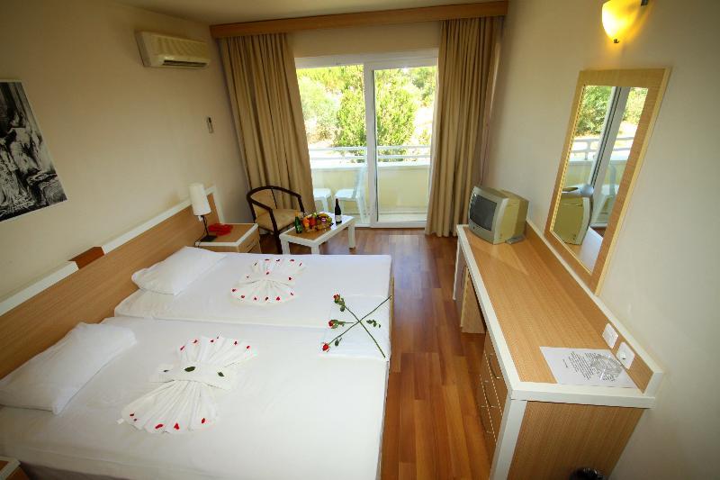 Room, 2 Double Beds, Land View