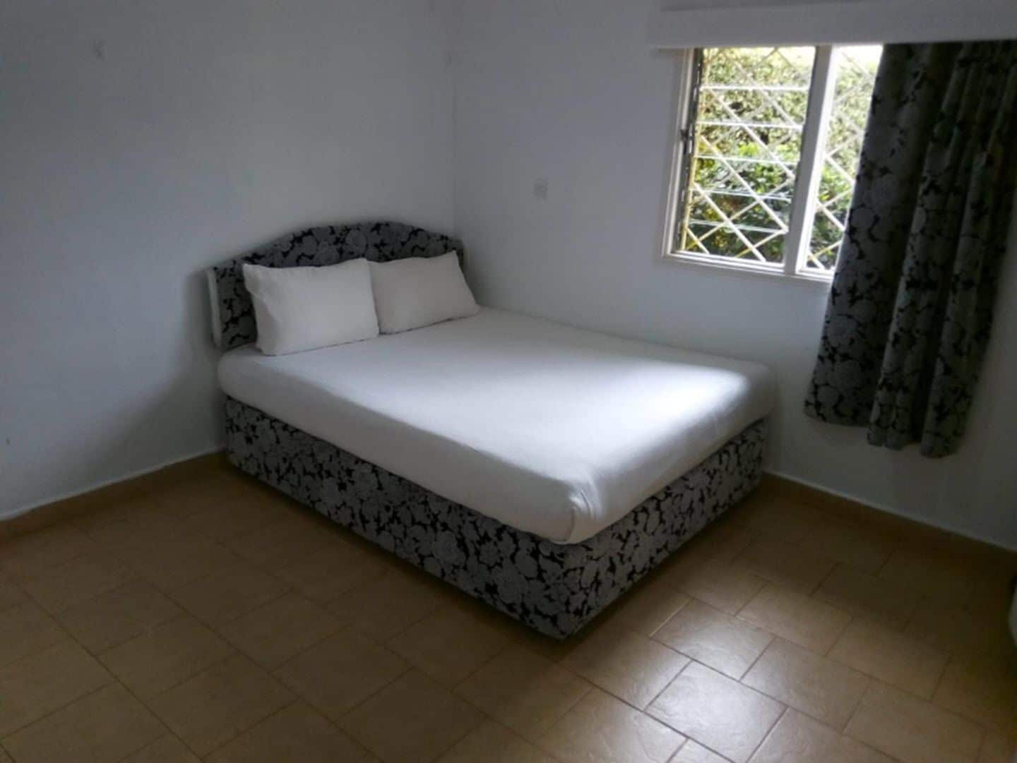 3 BEDROOMS, COMFORT, COTTAGE