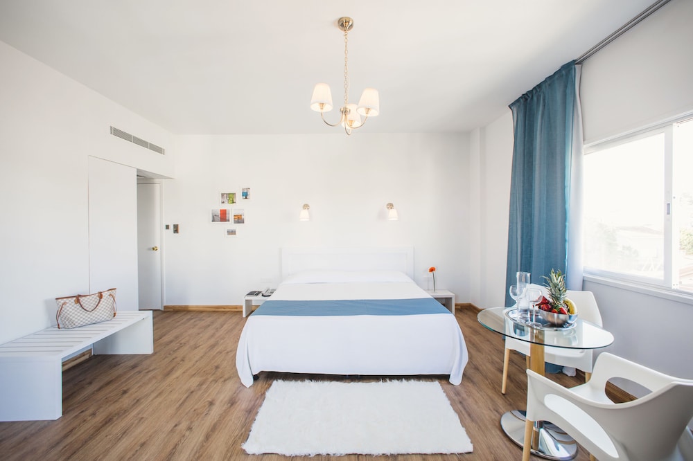 Mikes Kanarium City Hotel 16/57
