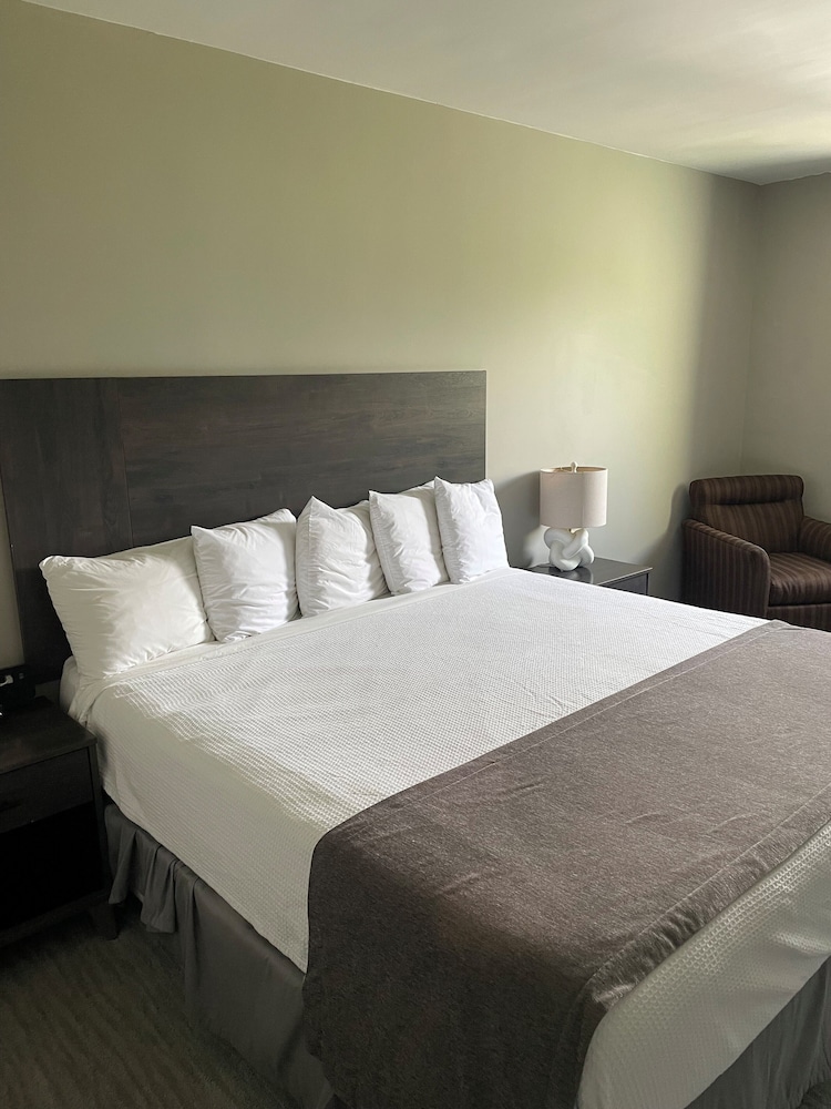 Carolina Pine Inn 9/32