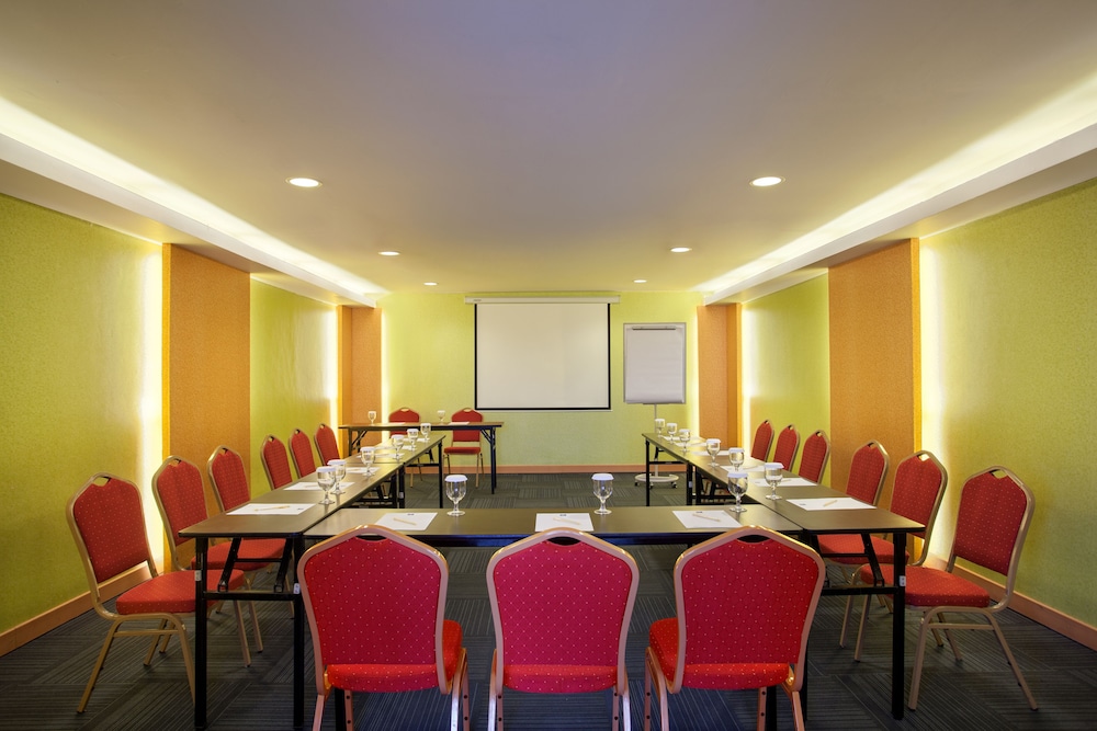 Ibis Budget Semarang Tendean 50/54