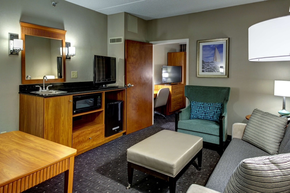 Embassy Suites Williamsburg 29/55