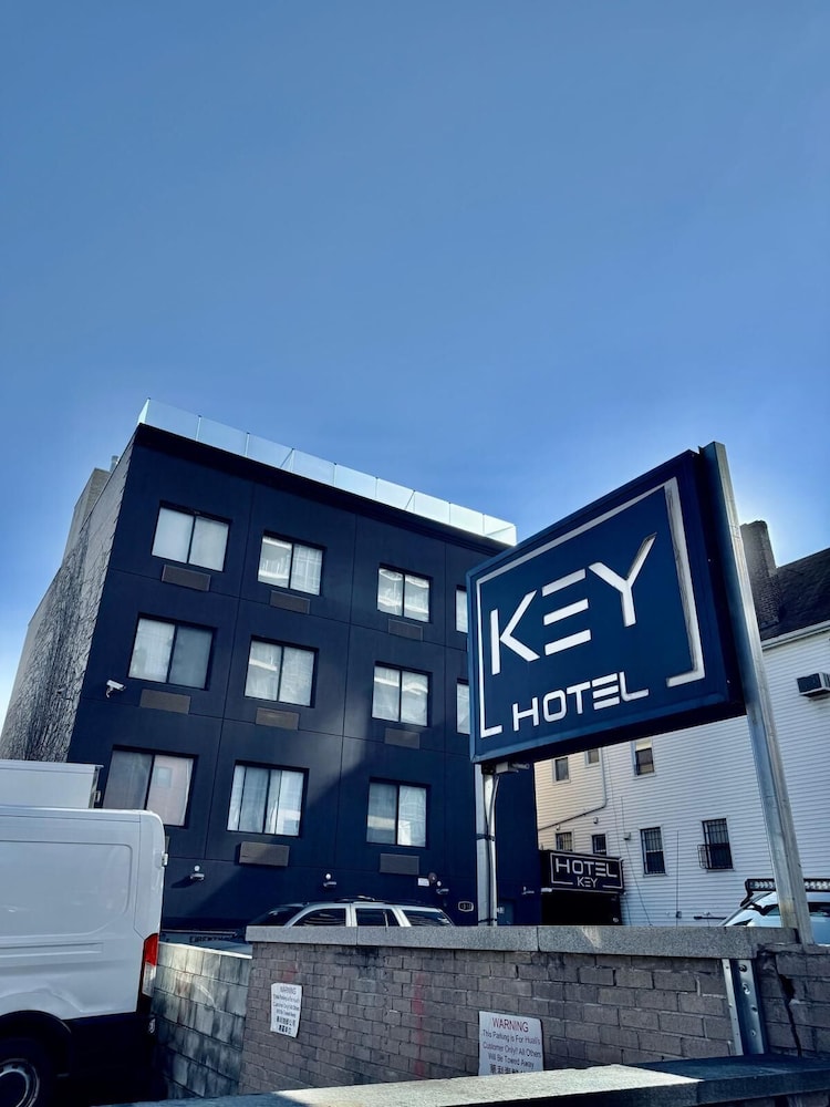 Hotel Key LaGuardia Airport 2/46