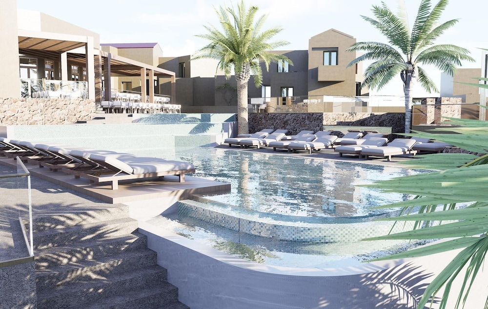 Galaxy Suites Boutique Resort 105/133