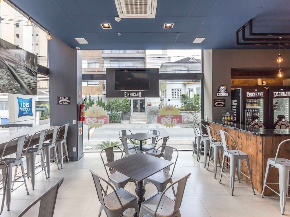 Ibis Budget Blumenau 54/68