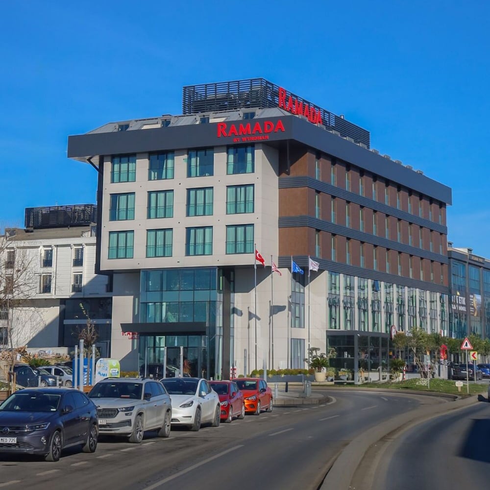 Ramada by Wyndham Istanbul Airport Arnavutkoy 64/68