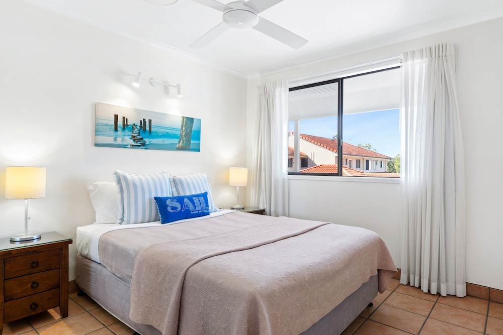 2 Bedrooms, Standard, Queen and Twin Beds