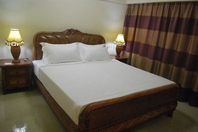 Heritage Park Hotel 4/17