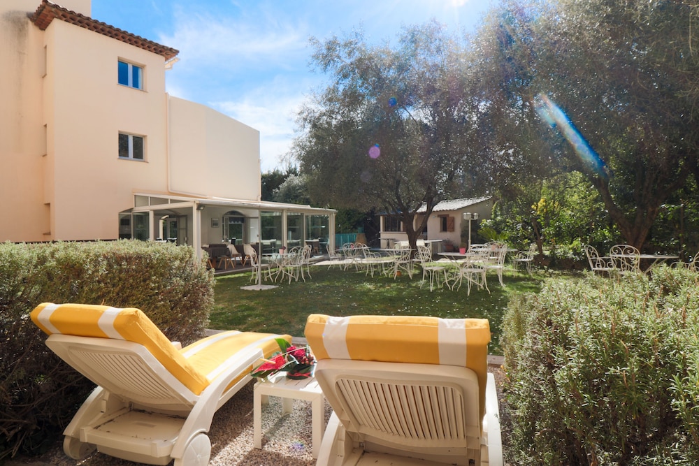 Inter Hotel Le Floreal 58/66