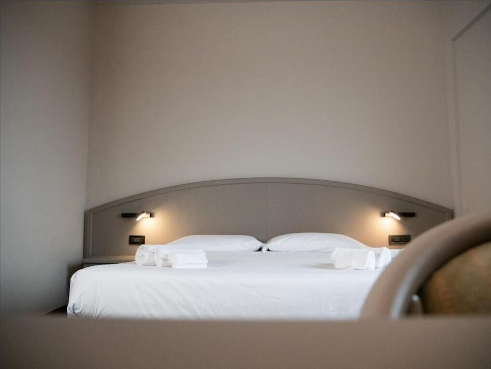 Aldero Hotel 10/59