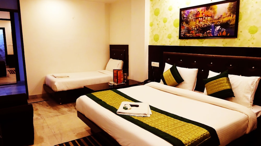 Hotel Noida International 32/50
