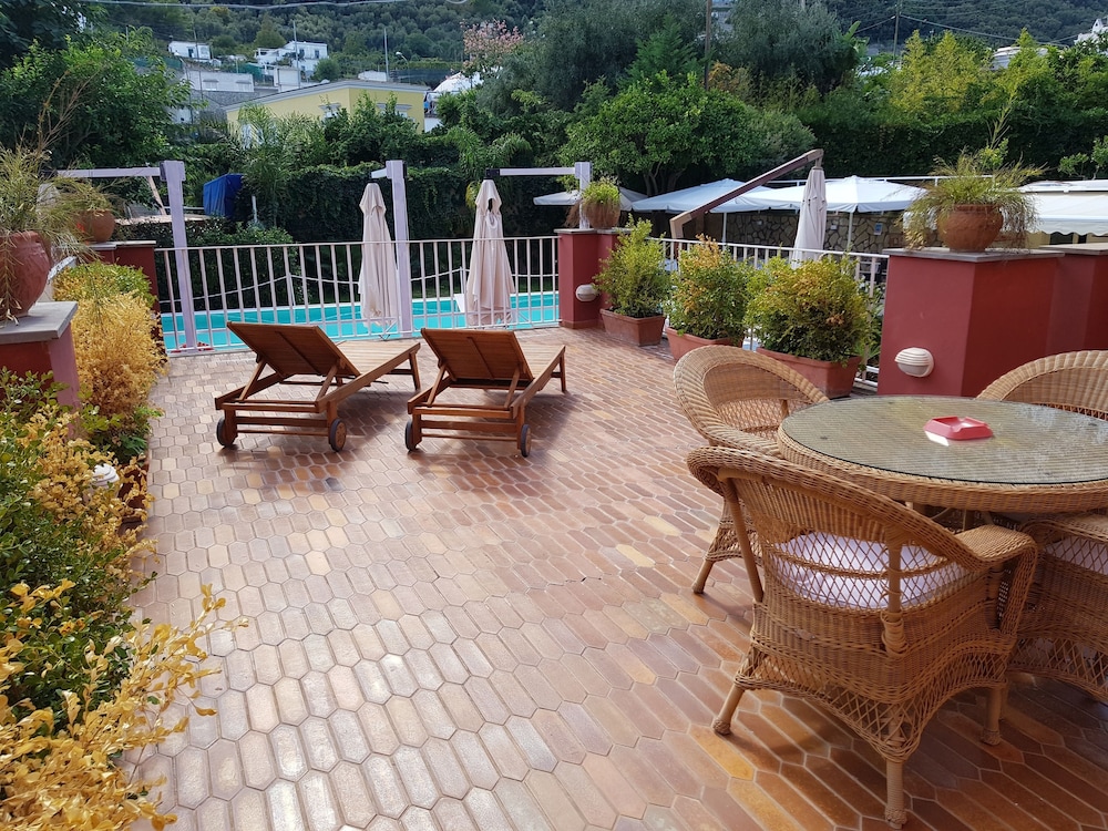 Palatium Mari Hotel 63/75
