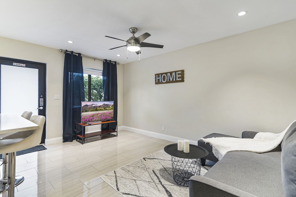 Alani Bay Deluxe Condos Fort Lauderdale 19/50