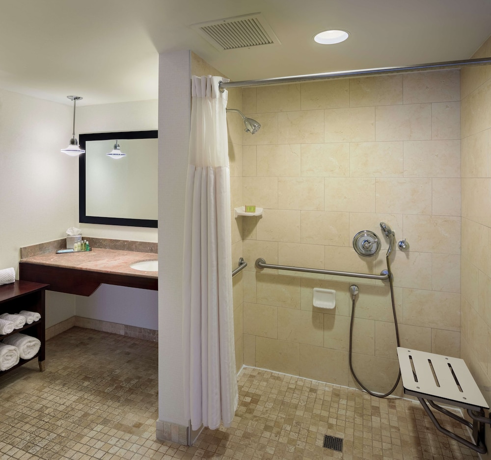 The Capital Suites Hotel 58/60